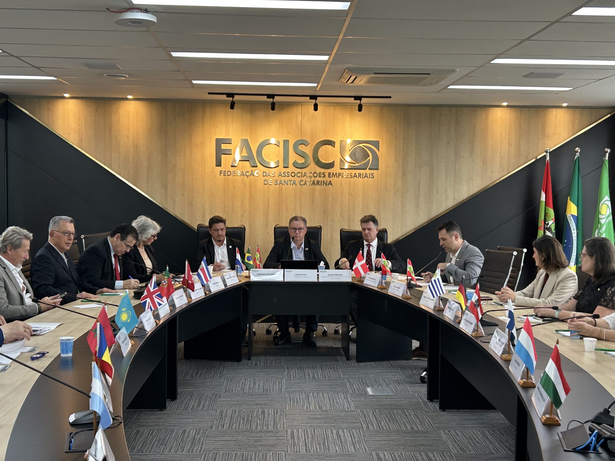 Facisc e consulados se unem para intensificar negócios entre SC e diferentes países Facisc e consulados se unem para intensificar negócios entre SC e diferentes países