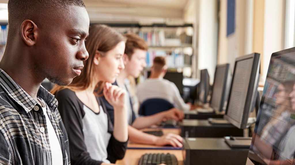 Santa Catarina tem a menor queda do país da taxa de desemprego entre jovens