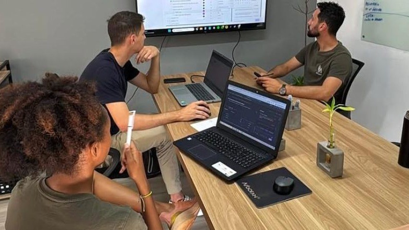 Santa Catarina se destaca pela contratação de mão de obra qualificada no setor de serviços