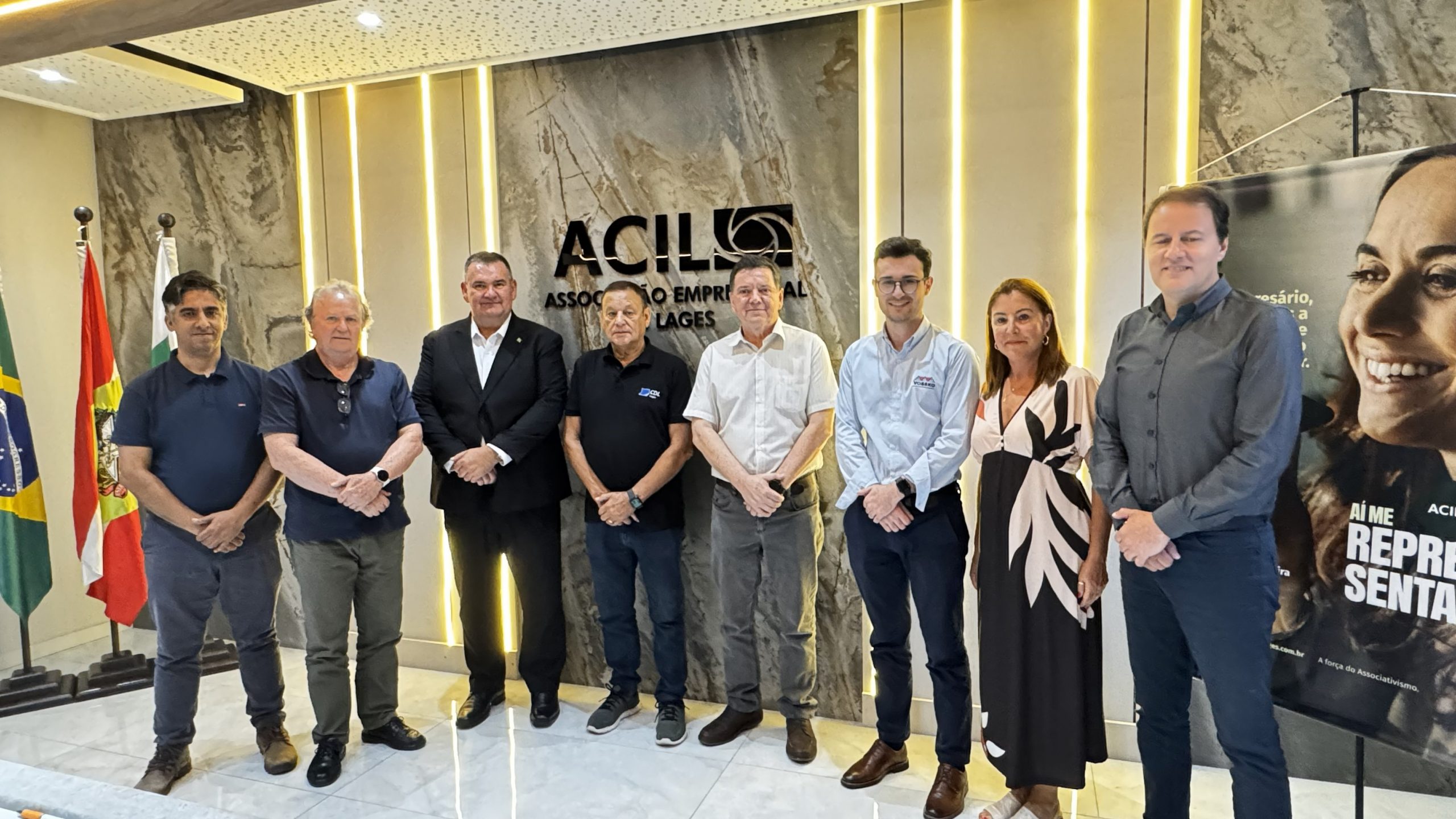 Presidente da Bramexcam apresenta oportunidades de negócios internacionais a lideranças lageanas