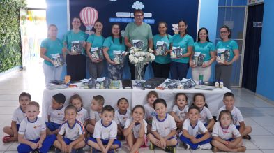 Rede Municipal de Novo Horizonte inicia ano letivo com entrega de kits escolares