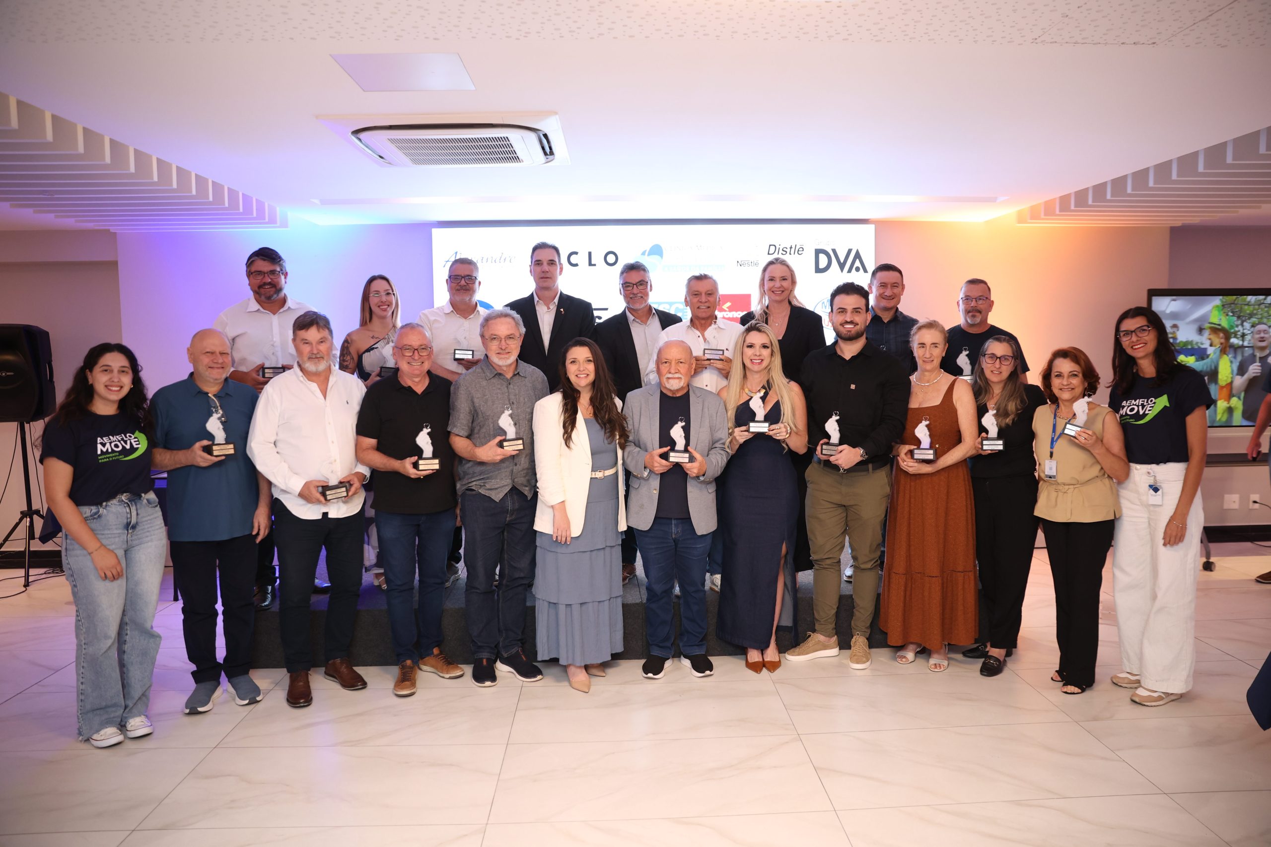 Troféu Décio Giacomelli reconhece empresas que apoiam ações sociais da AEMFLO e CDL de São José